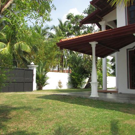 Falcon Villa Индурува Экстерьер фото